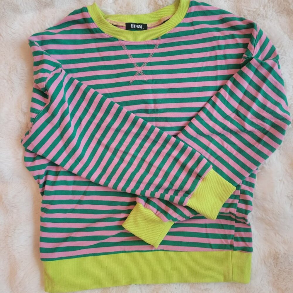 Striped Oversized Sweatshirt – Size S – EUC - Picture 7 of 7
